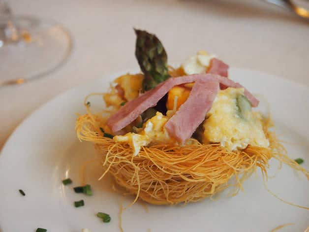 la-Palmera starter egg and ham nest