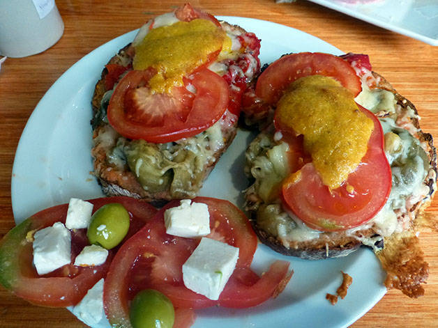 la-nena bread with melted cheese and tomato