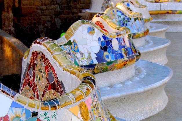 Parc Güell, history and secrets bench colours