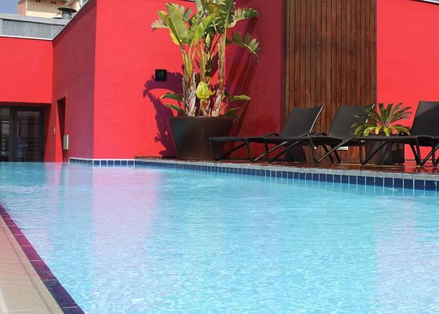 Hotel Barcelona Catedral: terrace and swimming pool in the Gòtic quarter