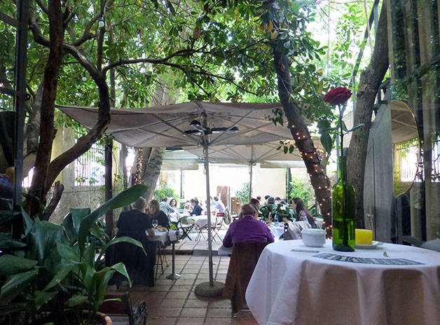 The hidden terrace at Fragments Cafè: Quiet charm near Camp Nou