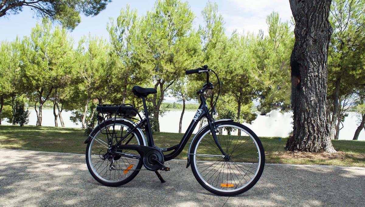 Barcelona by electric bike: fun, practical and green!