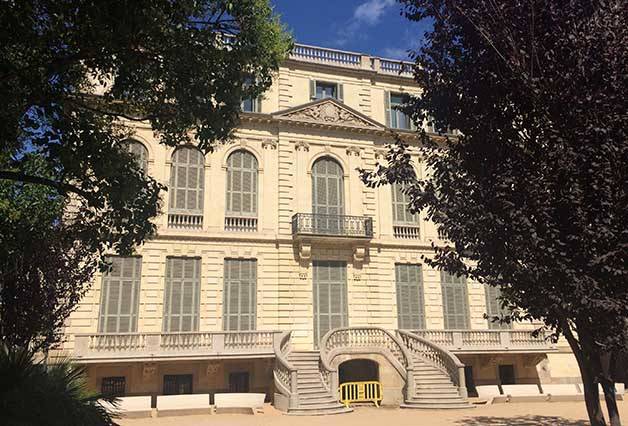 Palau Robert the rear facade