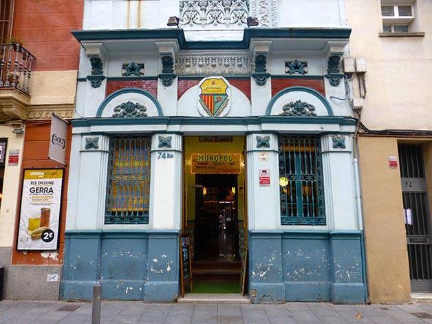 Monopol: budget-friendly café and social club in Poblenou