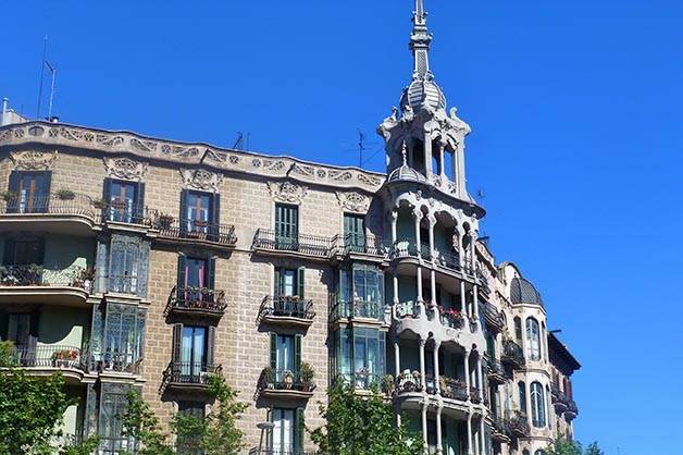 building Eixample accommodation