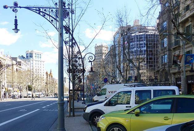 driving in Spain passeig de Gràcia