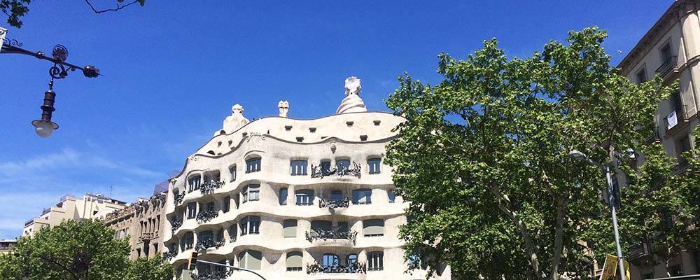 Passeig de Gràcia: architecture, shopping and chic hotels