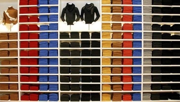 Uniqlo display shelves