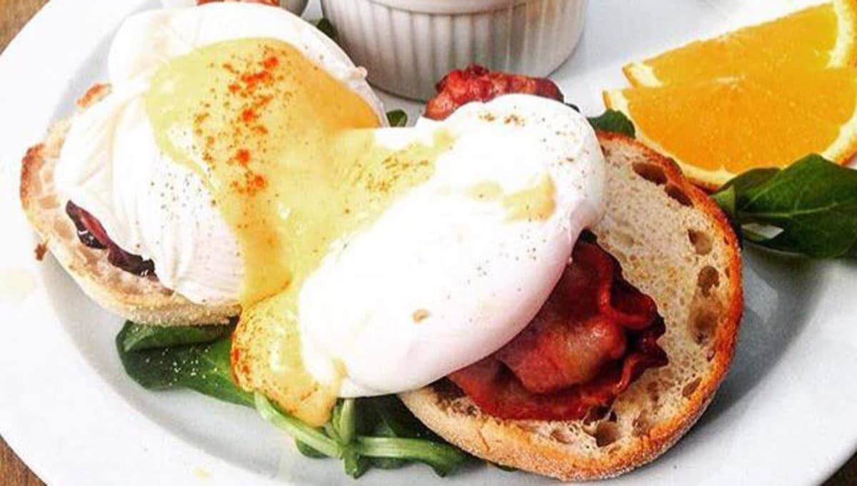 brunch Avenue eggs benedict