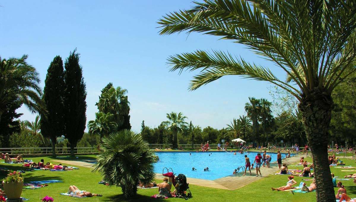 Camping near Barcelona Vilanova Park pool